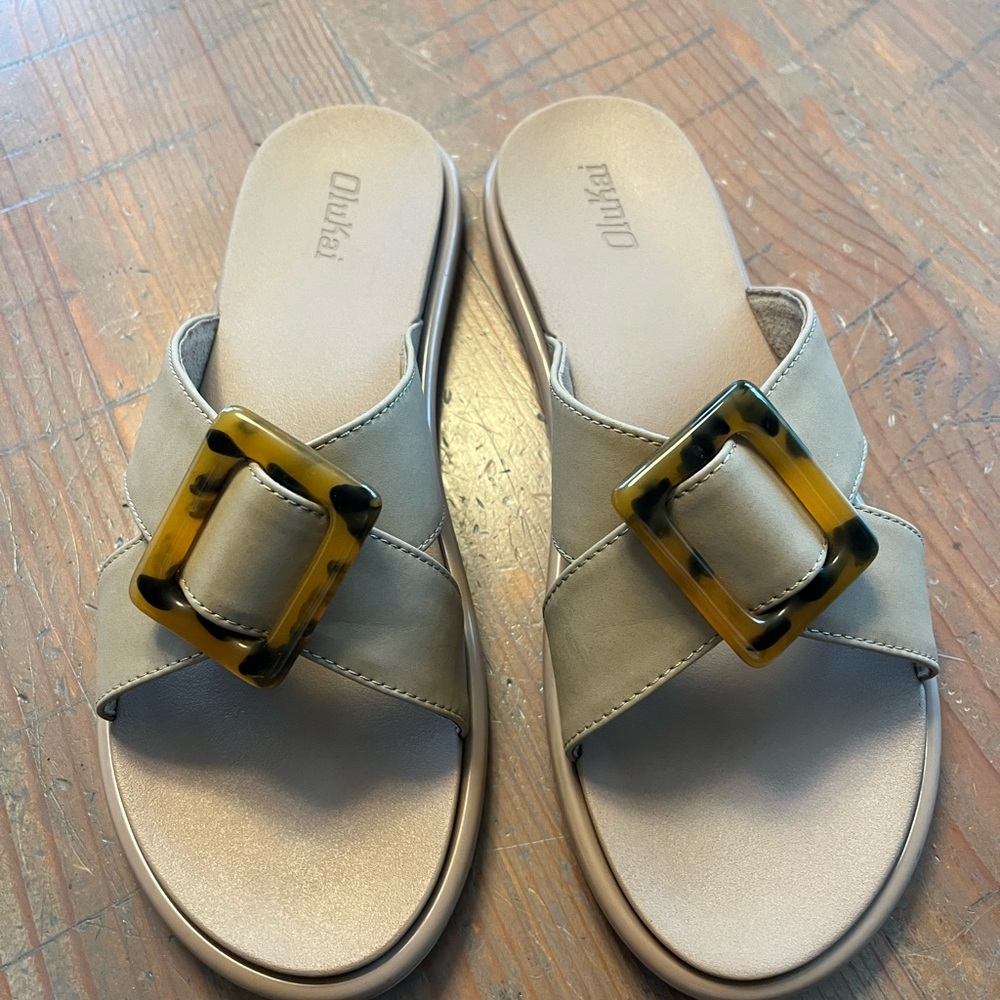 Olukai Women's Tan Slide Sandals